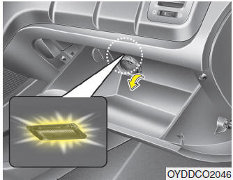 Kia Forte. Luz interior